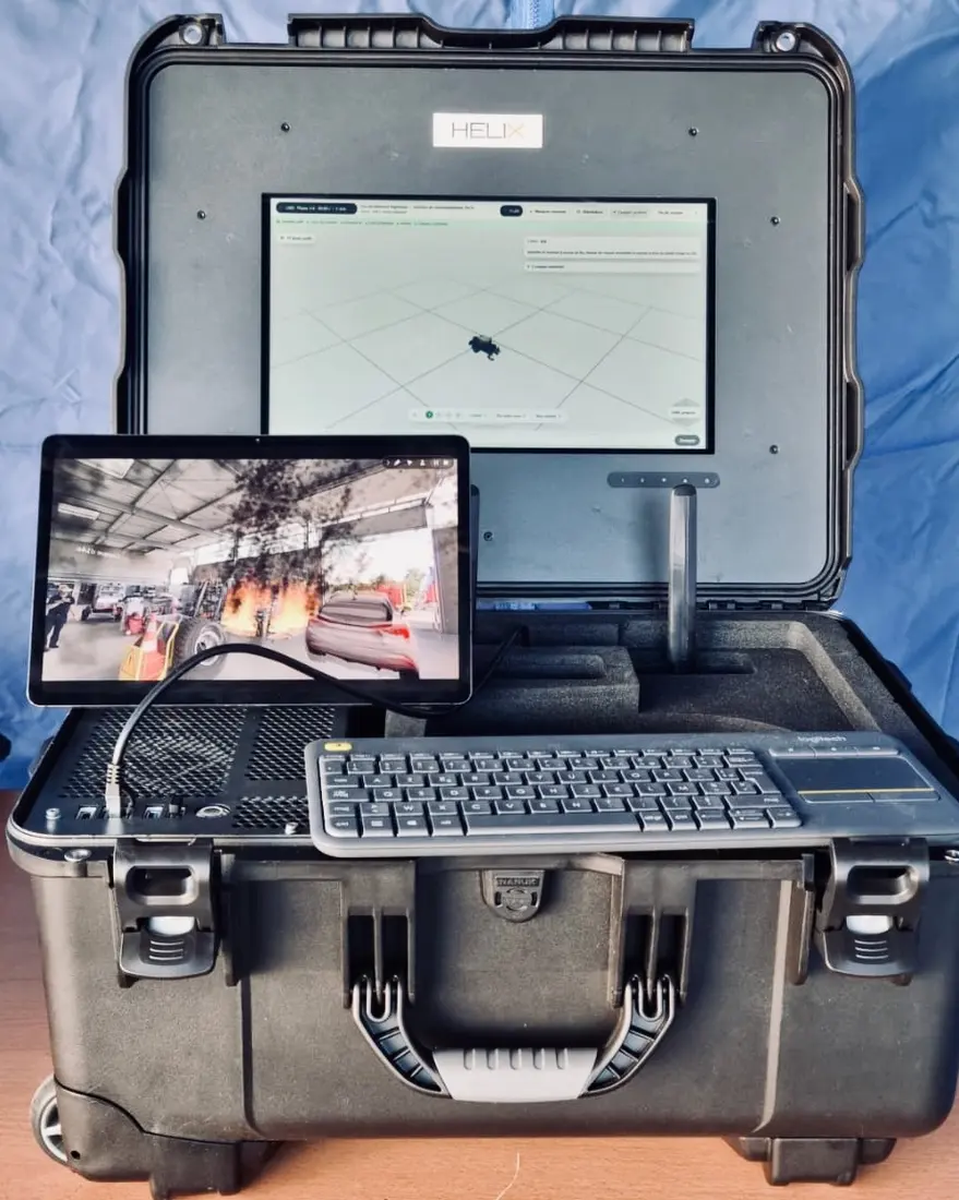 LARI en configuration d’exercice : écran de scénarisation et tablette de simulation